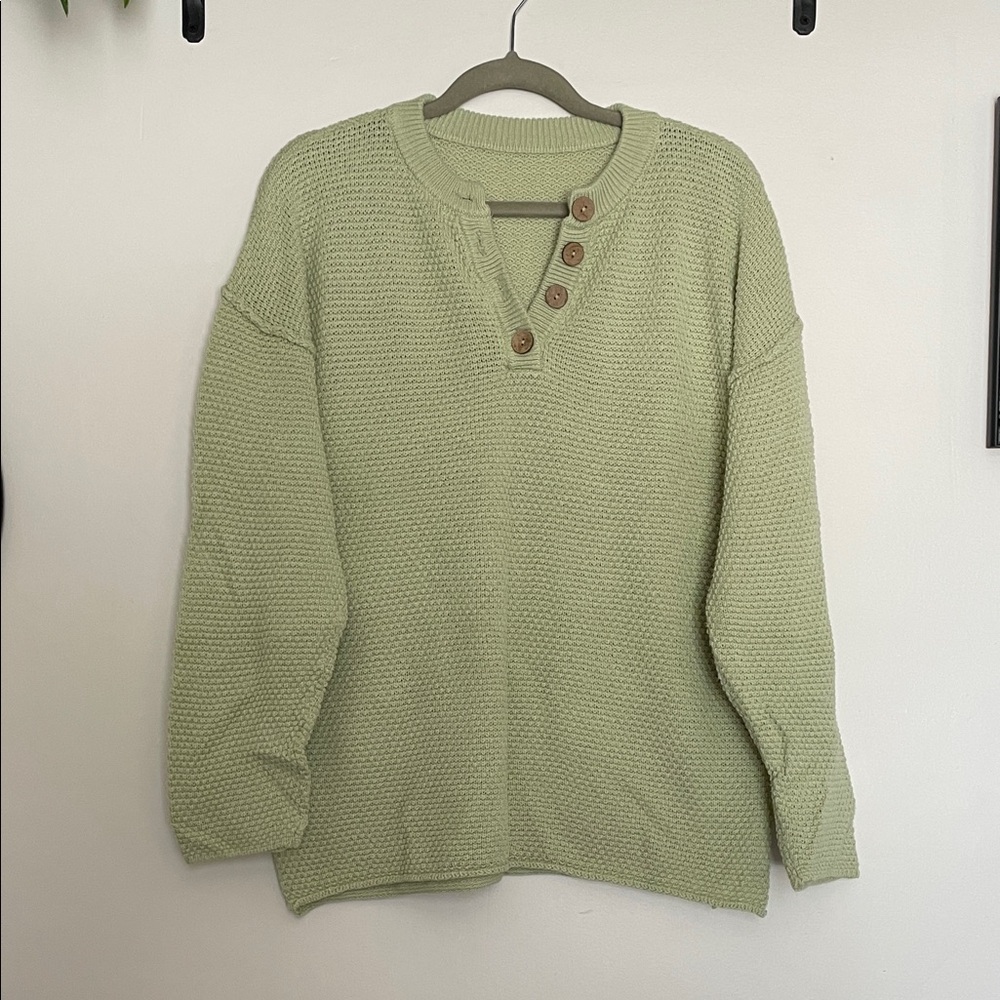Amazon Women's Light Green V-Neck Cotton Sweater